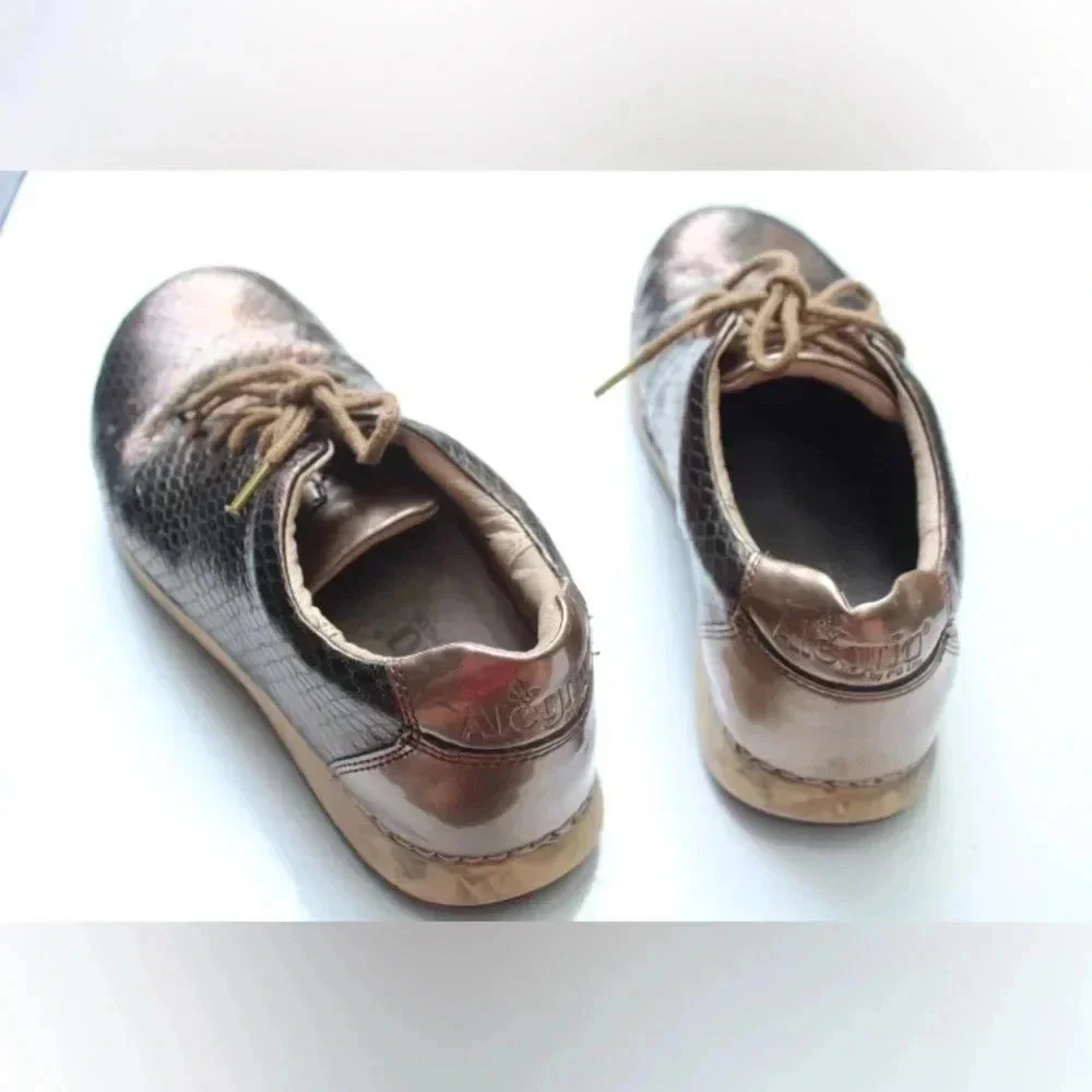Alegria Sneakers
